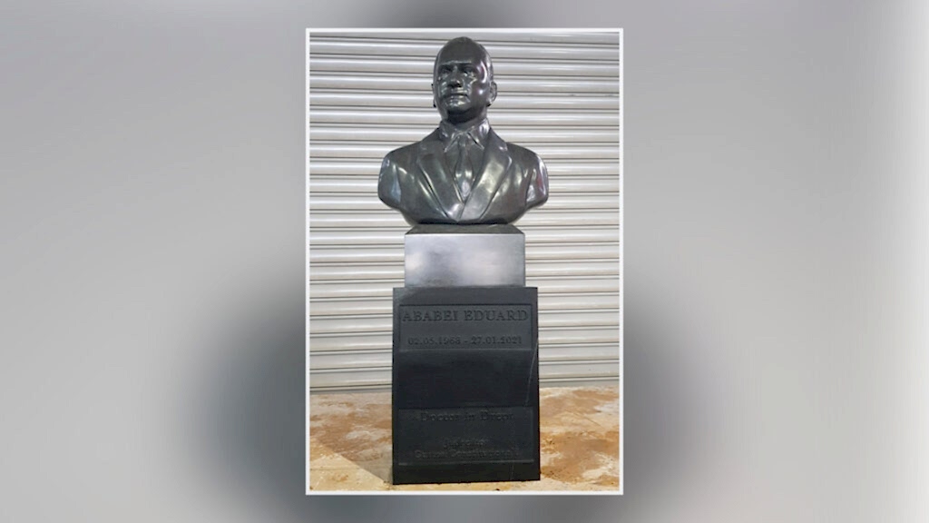 Yargıç Ababei Eduard Anıt Büstü