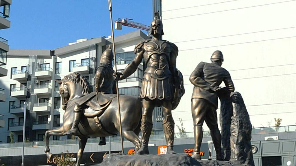 Atatürk Hektor ve Lənkəran Sultan Mehmet Anıtı