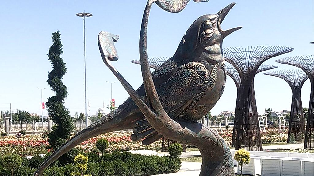 Bülbül Heykeli