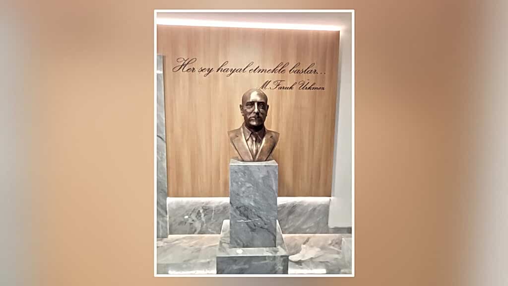 M. Faruk Ürkmez Anıt Büstü