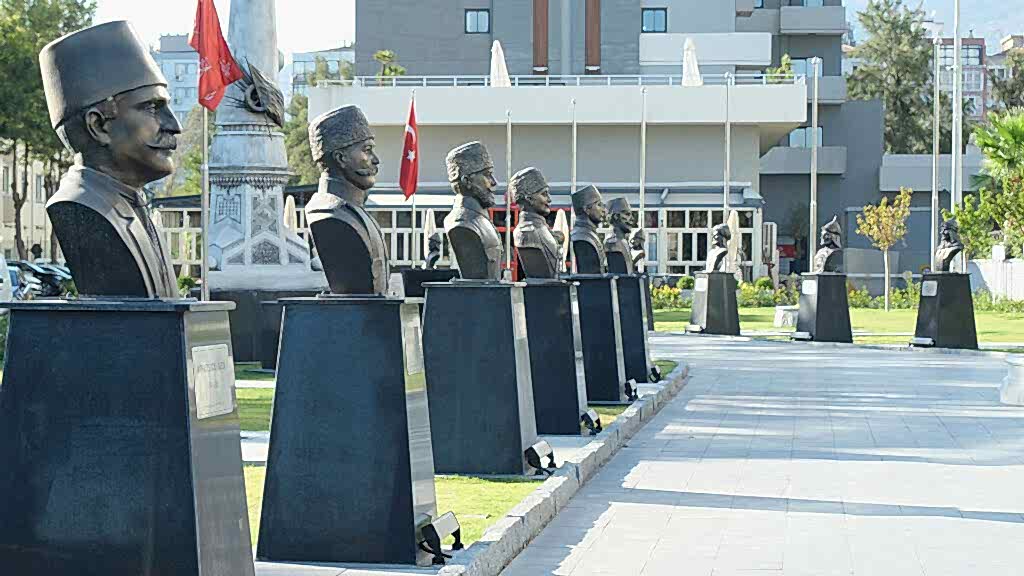 İttihat ve Terakki Dönemi Paşaların Büstleri